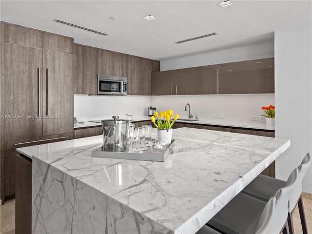 88 SW 7th Street 3007, Miami, FL 33130