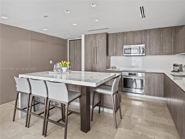 88 SW 7th Street 3007, Miami, FL 33130