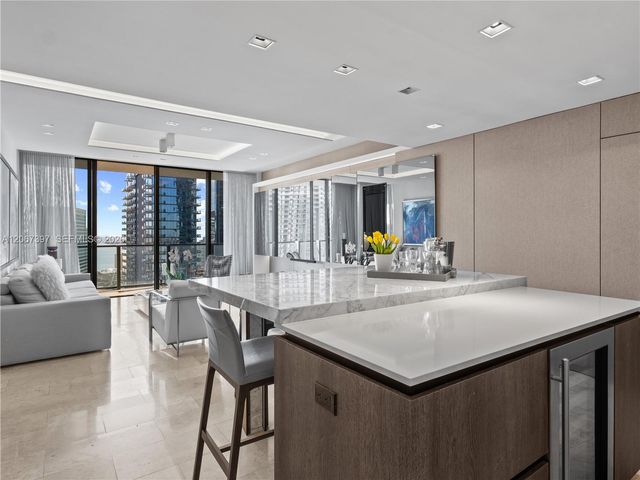 88 SW 7th Street 3007, Miami, FL 33130