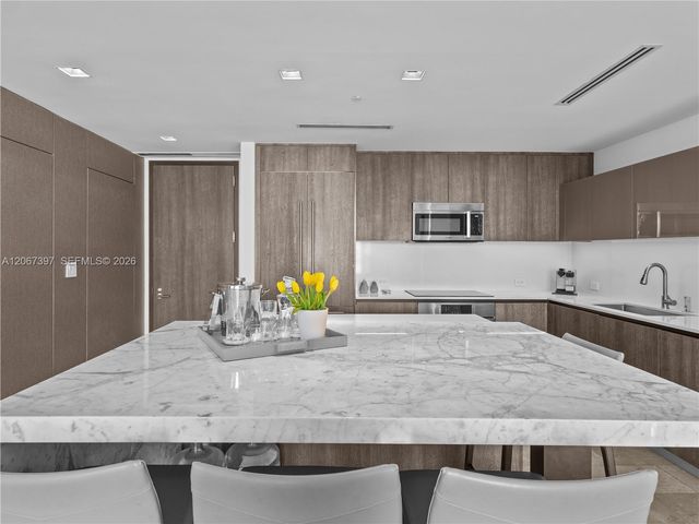 88 SW 7th Street 3007, Miami, FL 33130