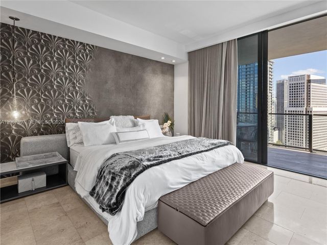 88 SW 7th Street 3007, Miami, FL 33130