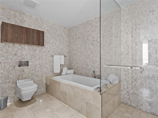 88 SW 7th Street 3007, Miami, FL 33130