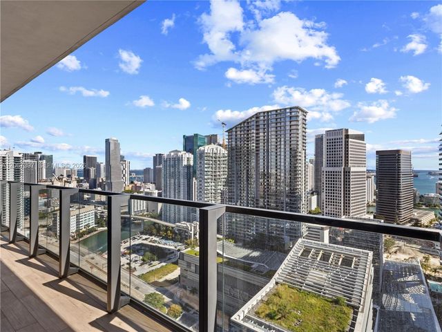 88 SW 7th Street 3007, Miami, FL 33130