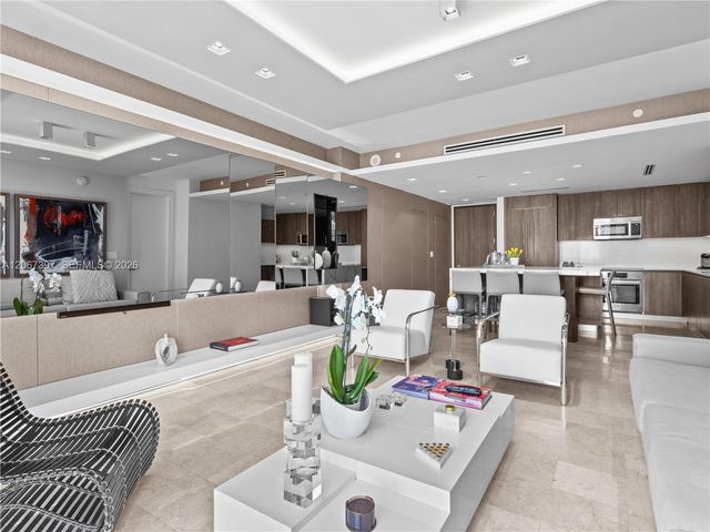88 SW 7th Street 3007, Miami, FL 33130