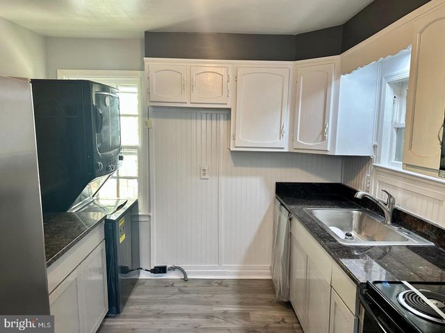 25 S NEW ST, Dover, DE 19904