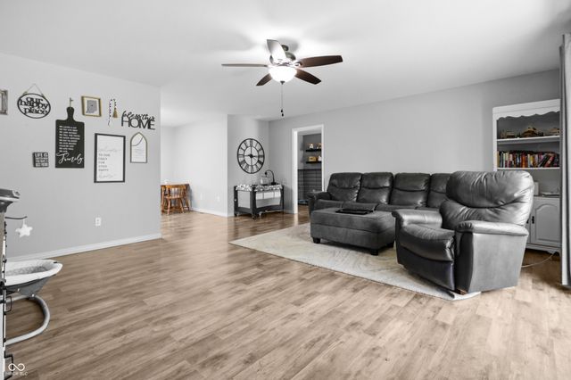 2816 Hawcreek Boulevard, Columbus, IN 47203