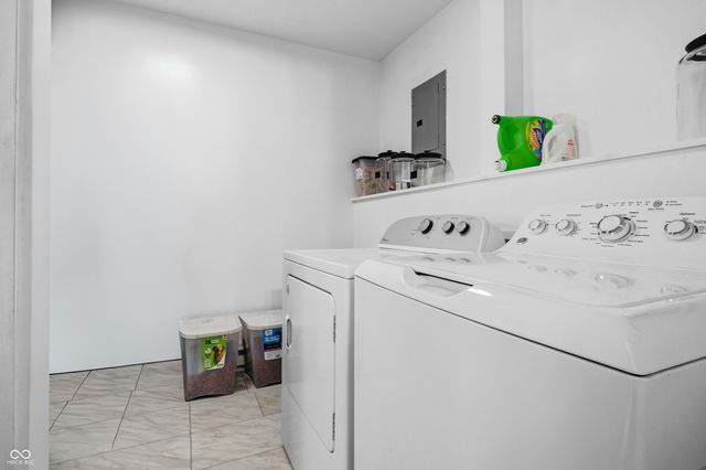 2816 Hawcreek Boulevard, Columbus, IN 47203
