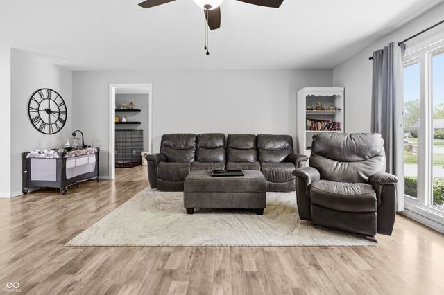 2816 Hawcreek Boulevard, Columbus, IN 47203
