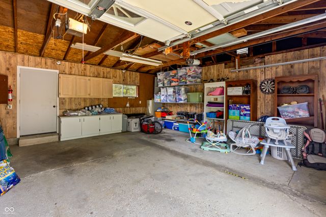 2816 Hawcreek Boulevard, Columbus, IN 47203