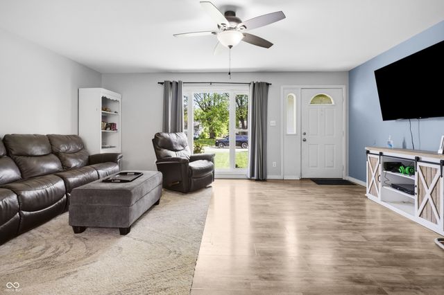 2816 Hawcreek Boulevard, Columbus, IN 47203