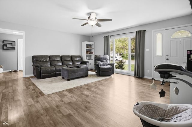 2816 Hawcreek Boulevard, Columbus, IN 47203