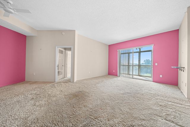 9539 WELDON Circle F408, Tamarac, FL 33321