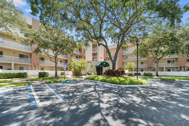 9539 WELDON Circle F408, Tamarac, FL 33321