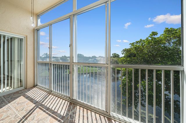 9539 WELDON Circle F408, Tamarac, FL 33321