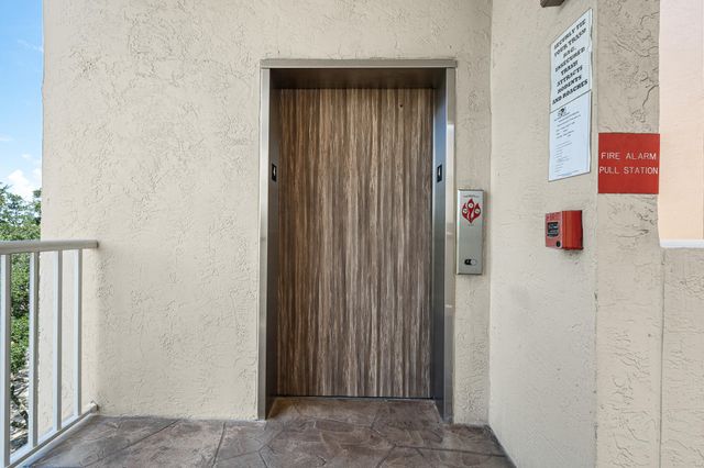 9539 WELDON Circle F408, Tamarac, FL 33321