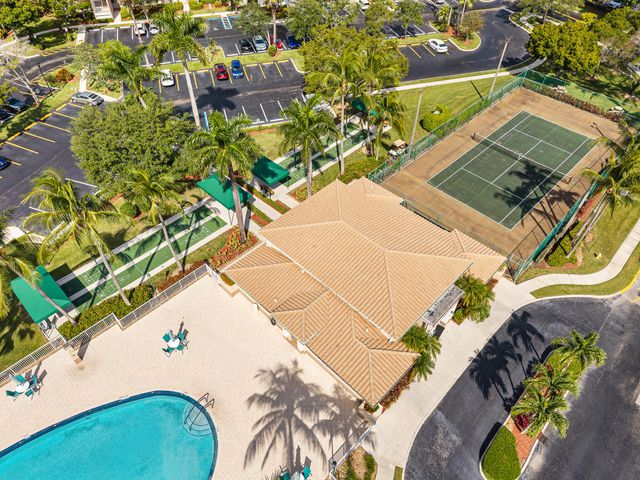 9539 WELDON Circle F408, Tamarac, FL 33321