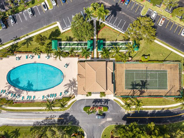 9539 WELDON Circle F408, Tamarac, FL 33321