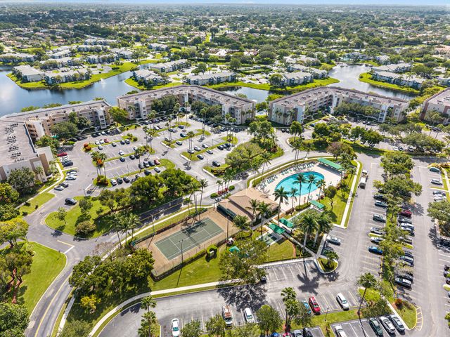 9539 WELDON Circle F408, Tamarac, FL 33321
