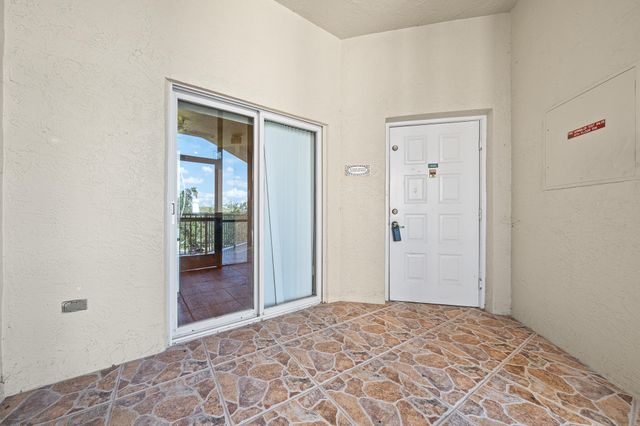 9539 WELDON Circle F408, Tamarac, FL 33321