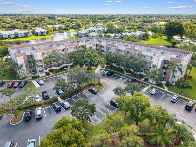 9539 WELDON Circle F408, Tamarac, FL 33321