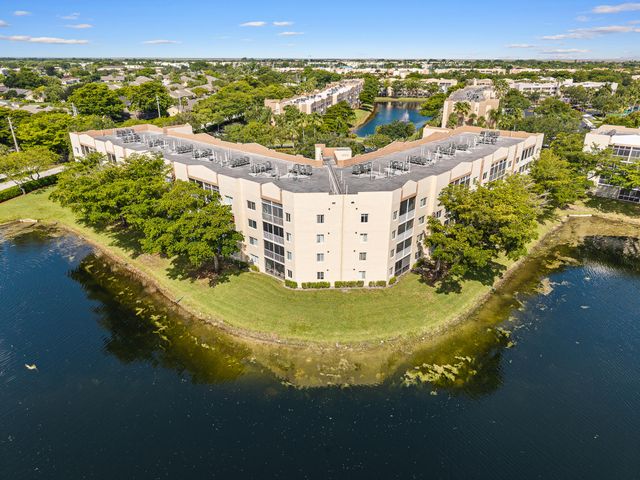 9539 WELDON Circle F408, Tamarac, FL 33321