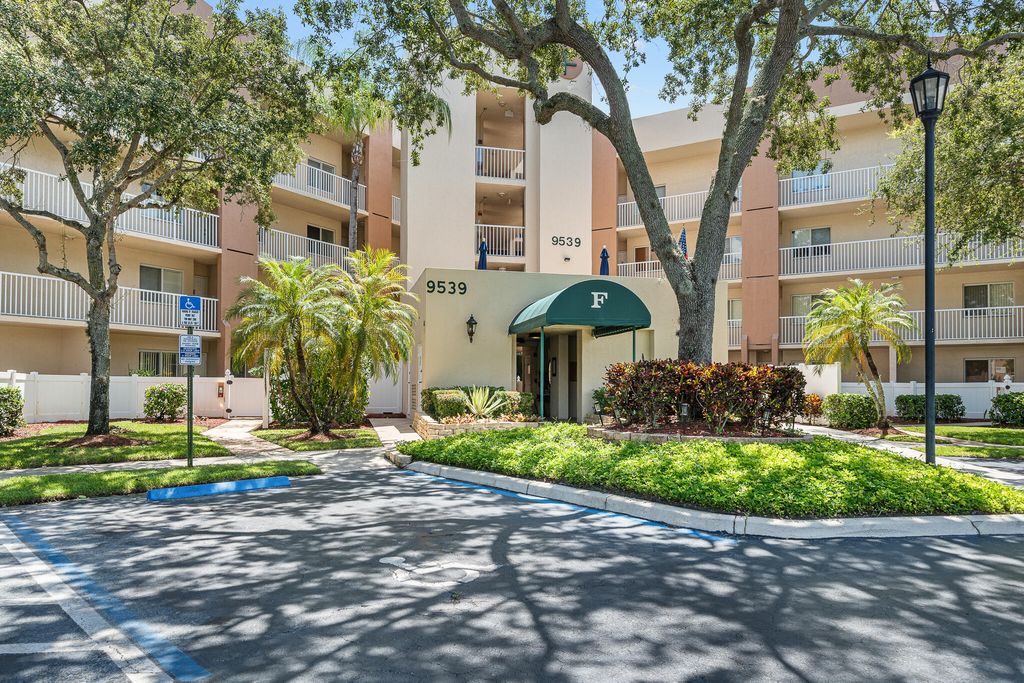 9539 WELDON Circle F408, Tamarac, FL 33321