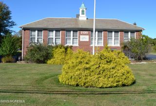 2135 State Route 35, Holmdel, NJ 07733