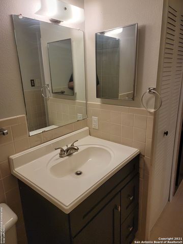 923 Vance Jackson Rd Apt 1004, San Antonio, TX 78201