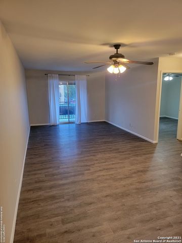 923 Vance Jackson Rd Apt 1004, San Antonio, TX 78201