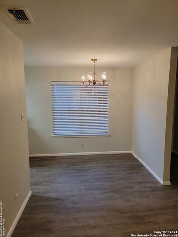 923 Vance Jackson Rd Apt 1004, San Antonio, TX 78201