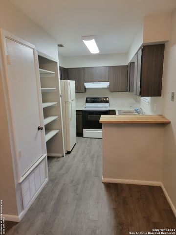 923 Vance Jackson Rd Apt 1004, San Antonio, TX 78201
