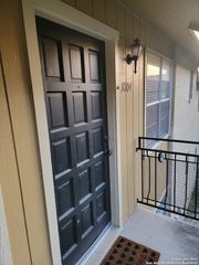923 Vance Jackson Rd Apt 1004, San Antonio, TX 78201