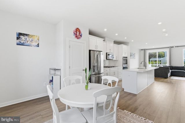 24173 THURSO SQ, Sterling, VA 20166