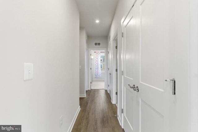 24173 THURSO SQ, Sterling, VA 20166