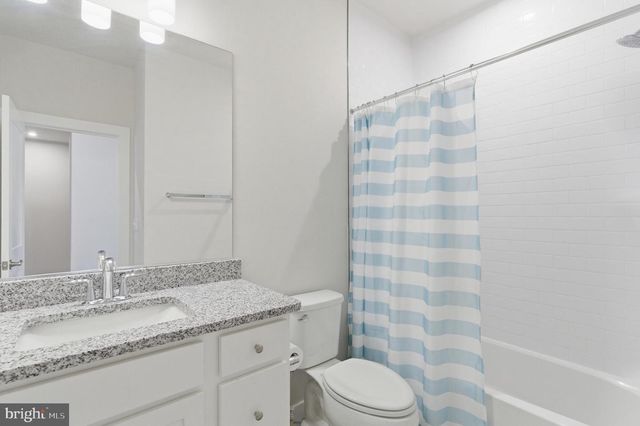 24173 THURSO SQ, Sterling, VA 20166