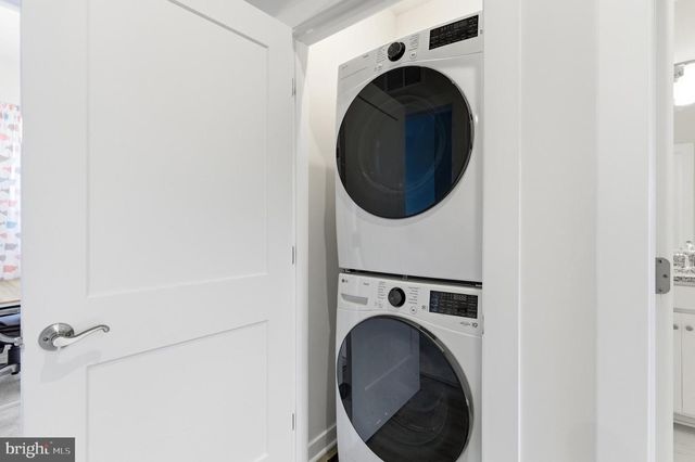 24173 THURSO SQ, Sterling, VA 20166