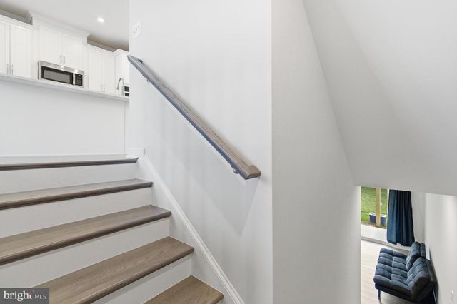 24173 THURSO SQ, Sterling, VA 20166