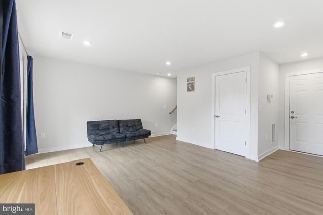 24173 THURSO SQ, Sterling, VA 20166