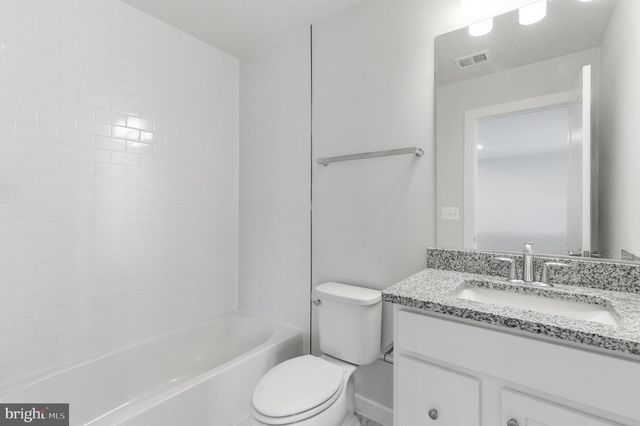 24173 THURSO SQ, Sterling, VA 20166