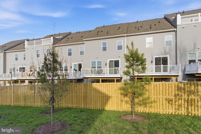 24173 THURSO SQ, Sterling, VA 20166