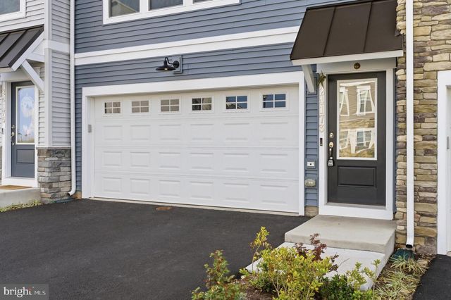 24173 THURSO SQ, Sterling, VA 20166