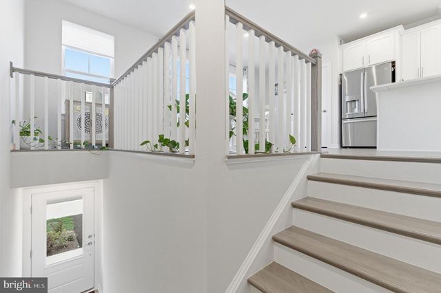 24173 THURSO SQ, Sterling, VA 20166