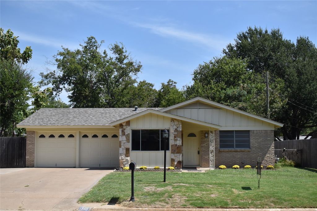 1348 Norwood Drive, Hurst, TX 76053