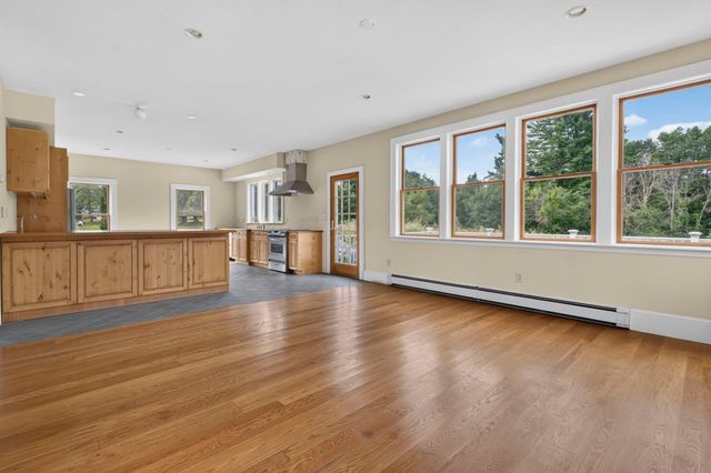 304 High Rd, Newbury, MA 01951