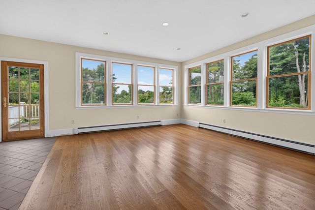 304 High Rd, Newbury, MA 01951