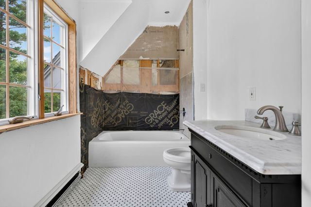 304 High Rd, Newbury, MA 01951