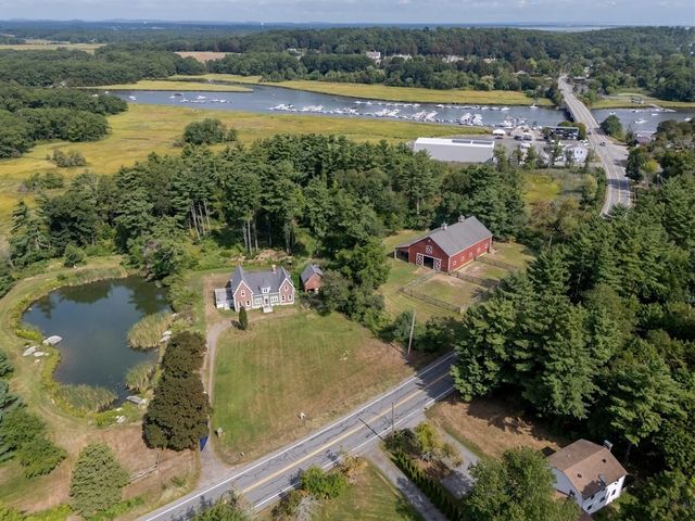 304 High Rd, Newbury, MA 01951