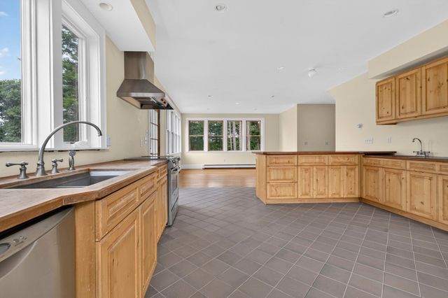 304 High Rd, Newbury, MA 01951
