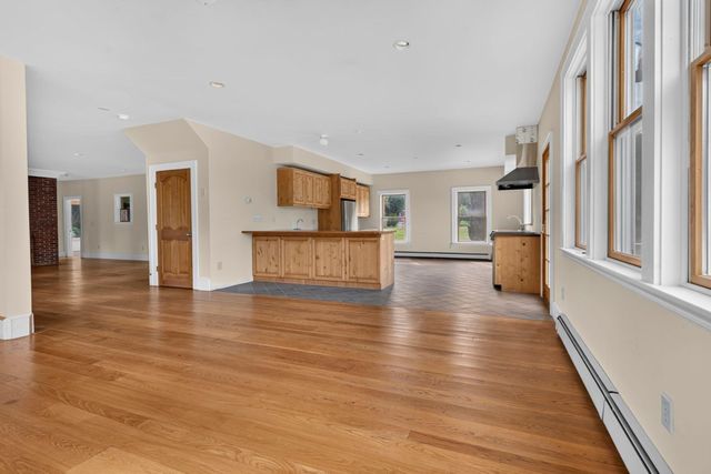 304 High Rd, Newbury, MA 01951