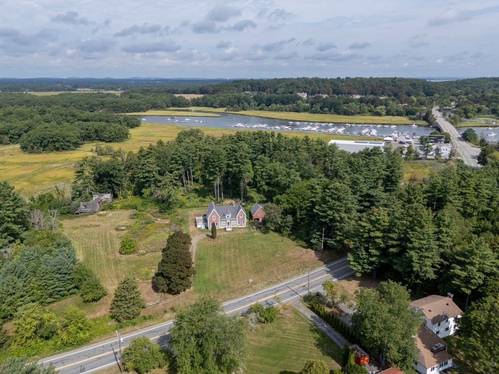 304 High Rd, Newbury, MA 01951